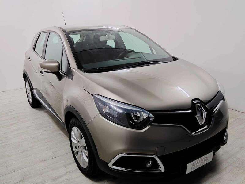 Usata Renault Captur 90 CV (66 kW) 2014 Grigio SUV