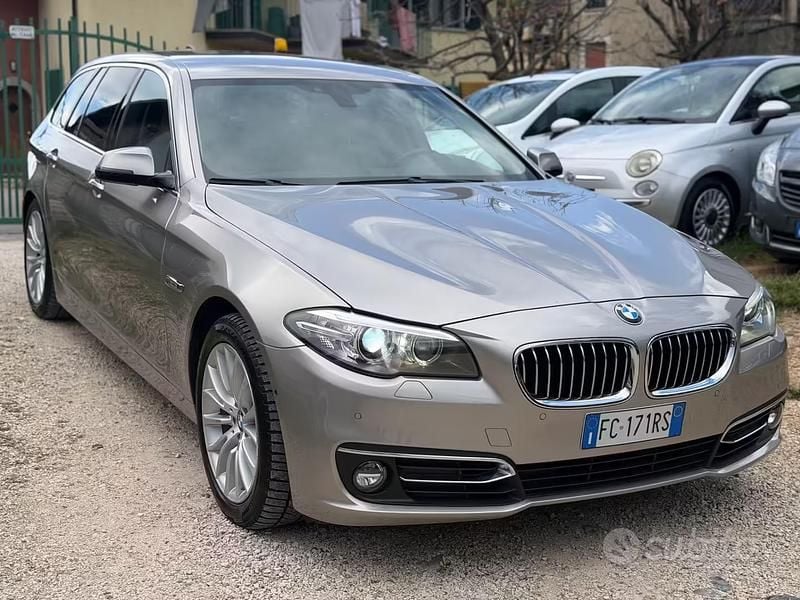 Usata BMW 530 Luxury Line 258 CV (189 kW) 2016 Grigio Station wagon