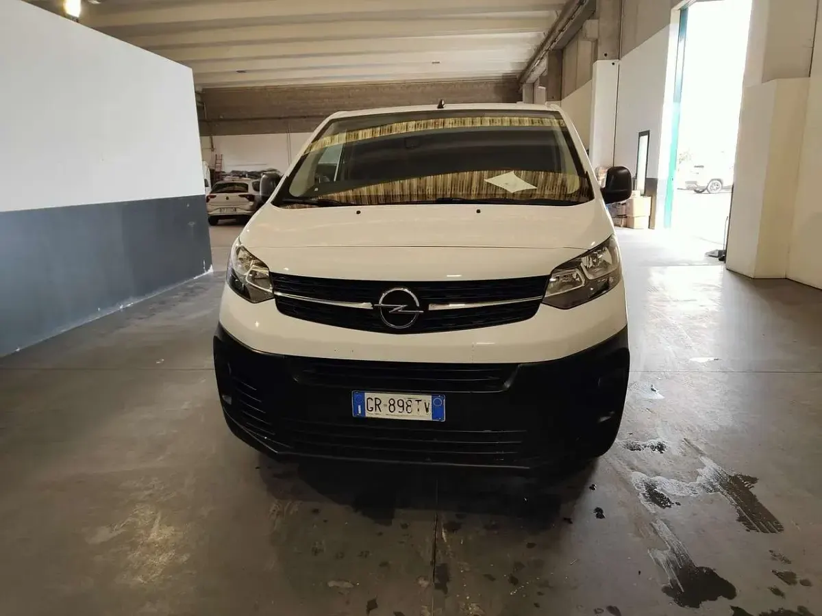 Usata Opel Vivaro-e Combi Enjoy 101 CV (74 kW) 2023 Bianco Monovolume