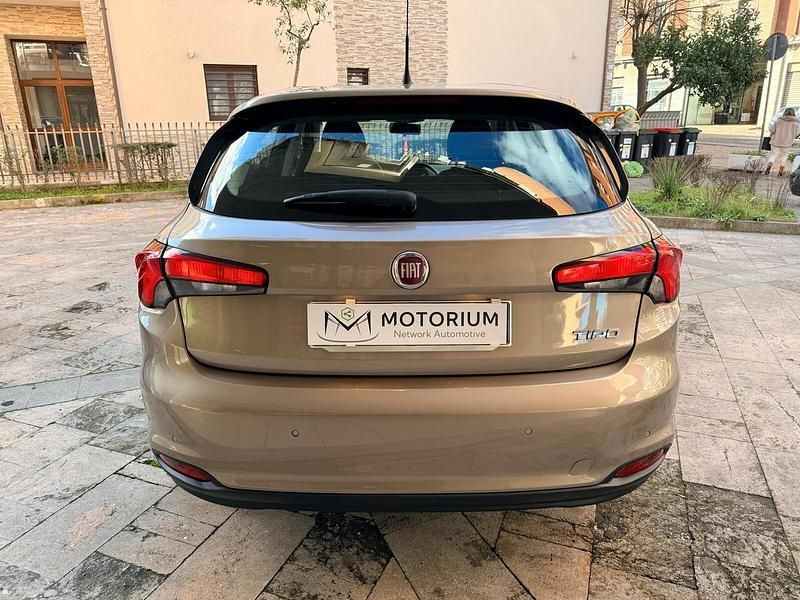 Usata Fiat Tipo S 120 CV (88 kW) 2016 Oro Berlina