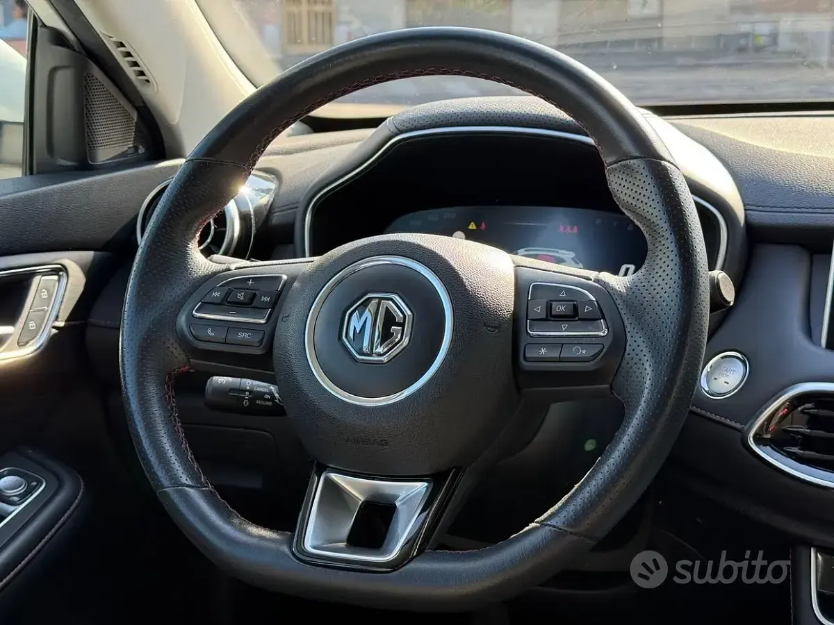 Usata MG HS Luxury 162 CV (119 kW) 2023 Bianco SUV