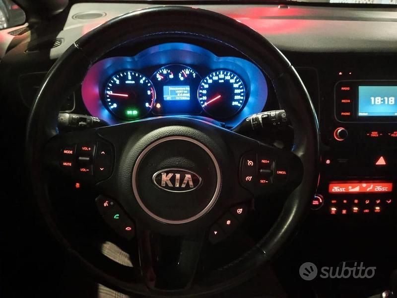 Usata Kia Carens 115 CV (84 kW) 2017 Grigio Monovolume