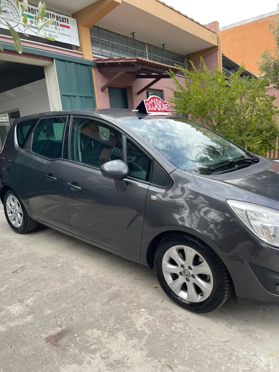 Usata Opel Meriva Cosmo 110 CV (80 kW) 2011 Grigio Monovolume