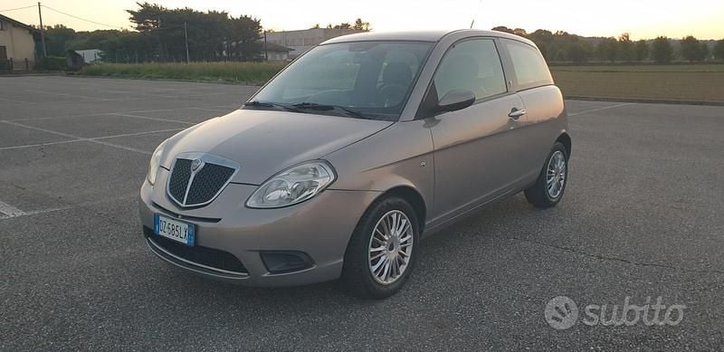 Usata Lancia Ypsilon 77 CV (56 kW) 2009 Marrone Utilitaria