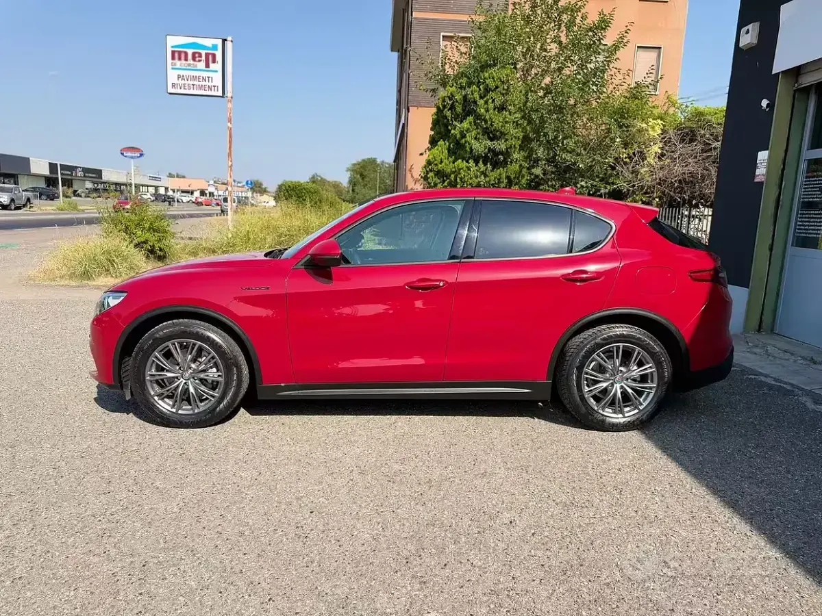 Usata Alfa Romeo Stelvio Business 160 CV (117 kW) 2019 Rosso SUV
