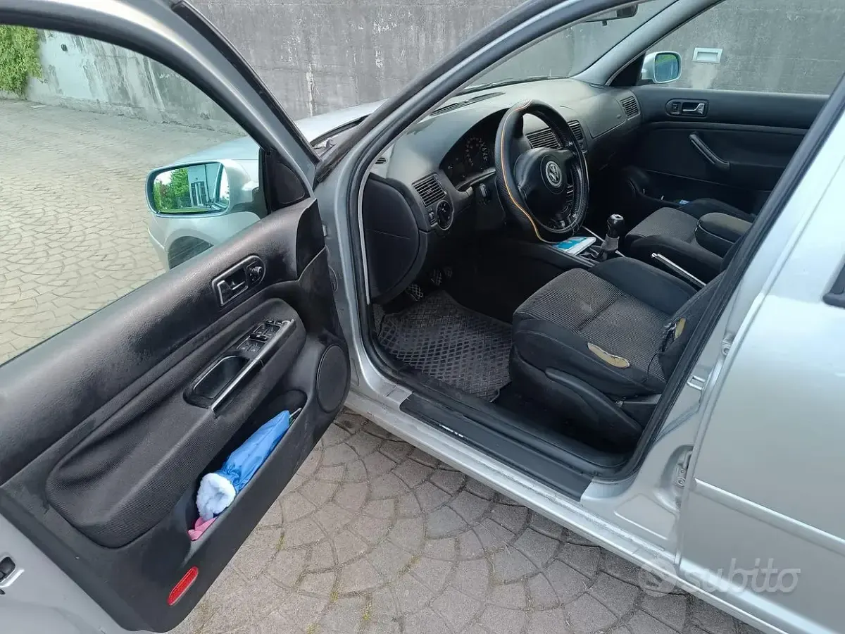 Usata VW Golf IV 150 CV (110 kW) 2001 Grigio Berlina