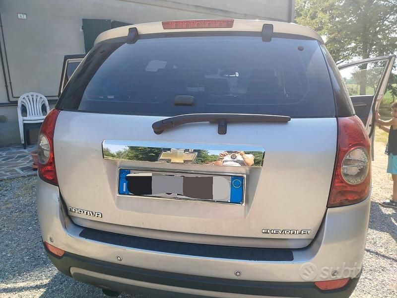 Usata Chevrolet Captiva LT 150 CV (110 kW) 2007 Argento SUV