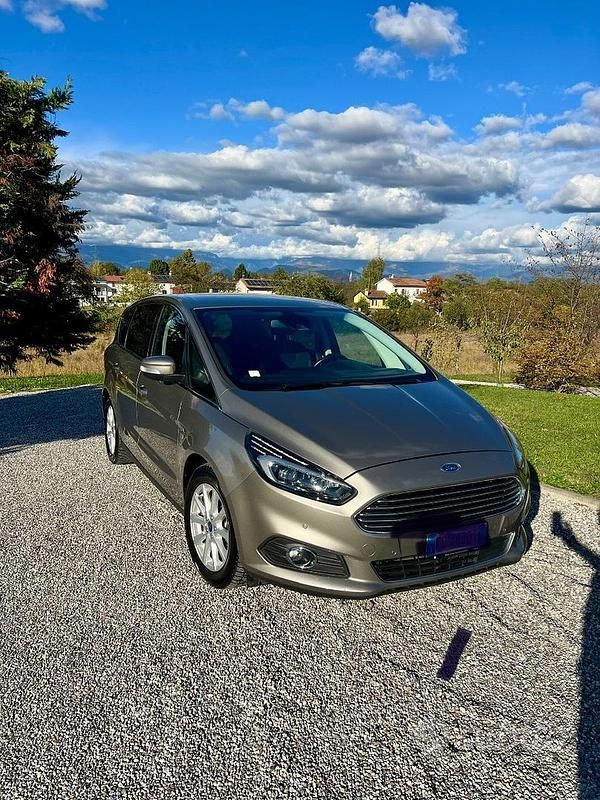 Usata Ford S-MAX S 203 CV (149 kW) 2016 Monovolume