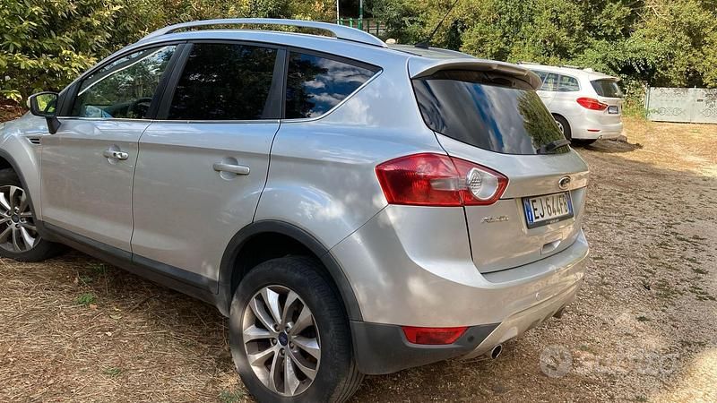 Usata Ford Kuga 163 CV (119 kW) 2011 Grigio SUV