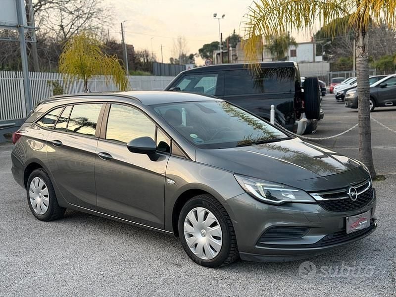Usata Opel Astra Innovation 110 CV (80 kW) 2019 Grigio Station wagon