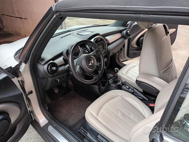 Usata Mini Cooper Cabriolet 136 CV (100 kW) 2016 Cabrio