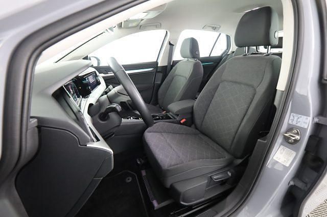 Usata VW Golf VIII Life 110 CV (80 kW) 2021 Grigio Berlina