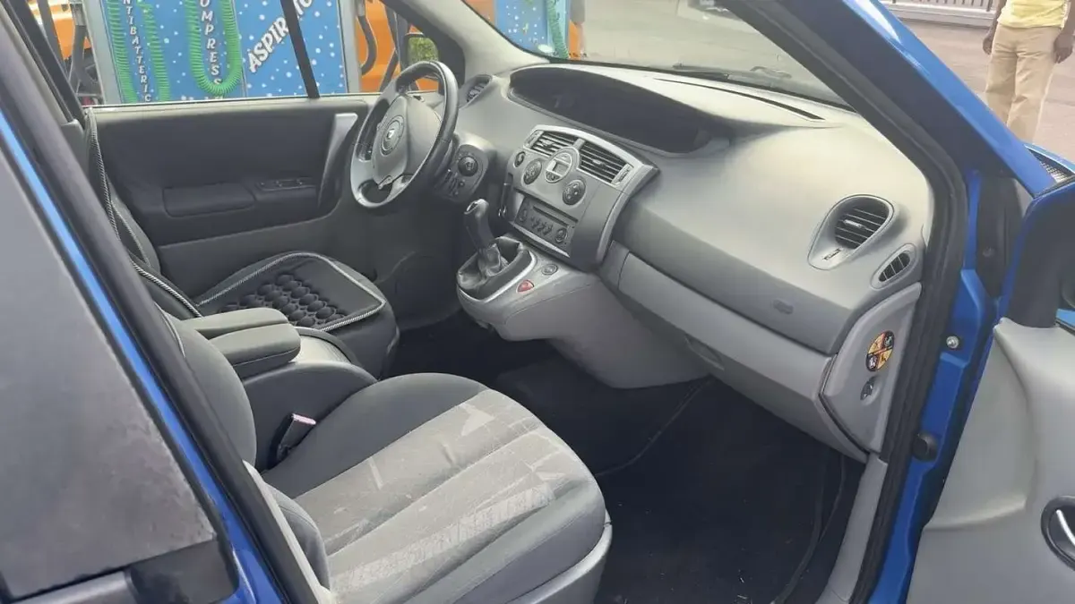 Usata Renault Scenic E-Tech Dynamique 101 CV (74 kW) 2005 Monovolume