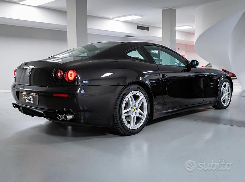 Usata Ferrari 612 540 CV (397 kW) 2005 Nero metallizzato Coupé