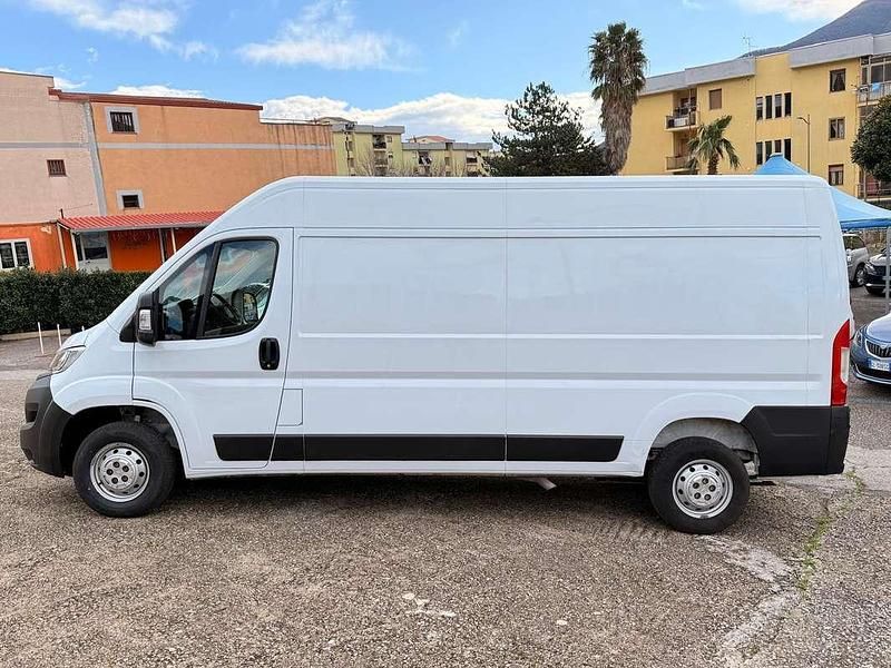 Usata Opel Movano 140 CV (102 kW) 2023 Bianco Furgone