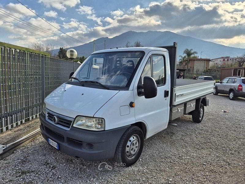Usata Fiat Ducato 15 110 CV (80 kW) 2004 Bianco Furgone