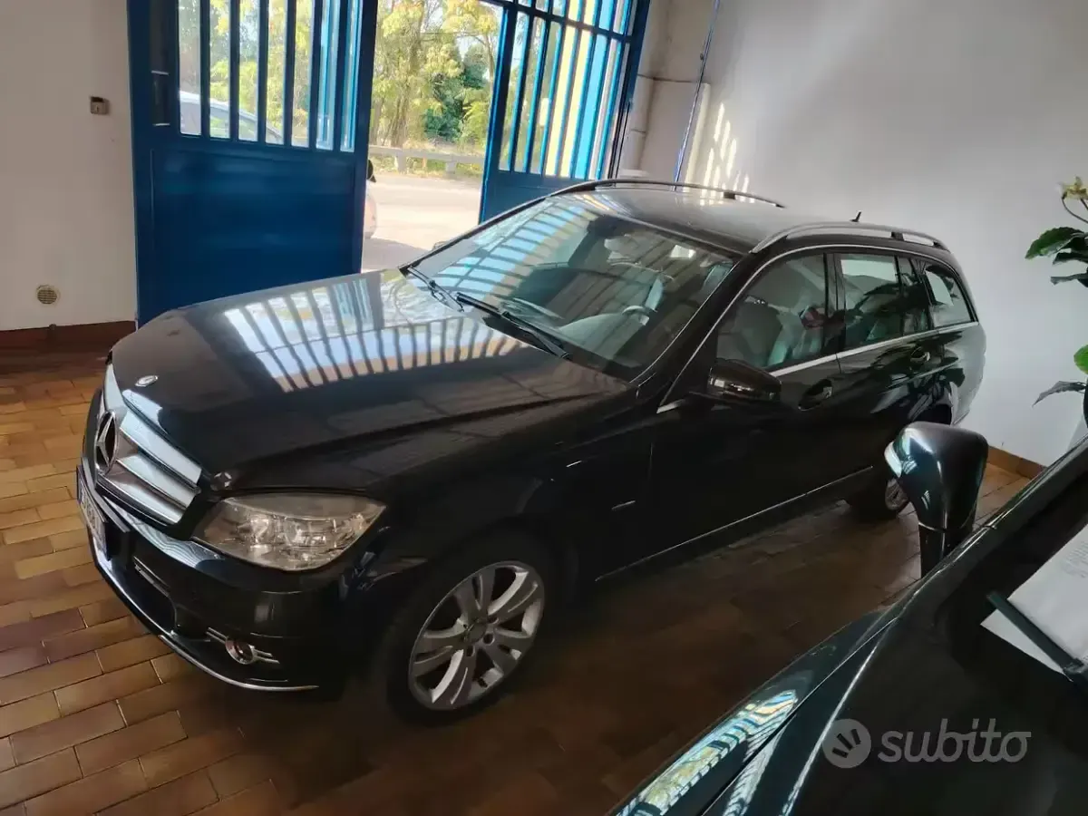 Usata Mercedes C220 Avantgarde 170 CV (125 kW) 2011 Nero Station wagon