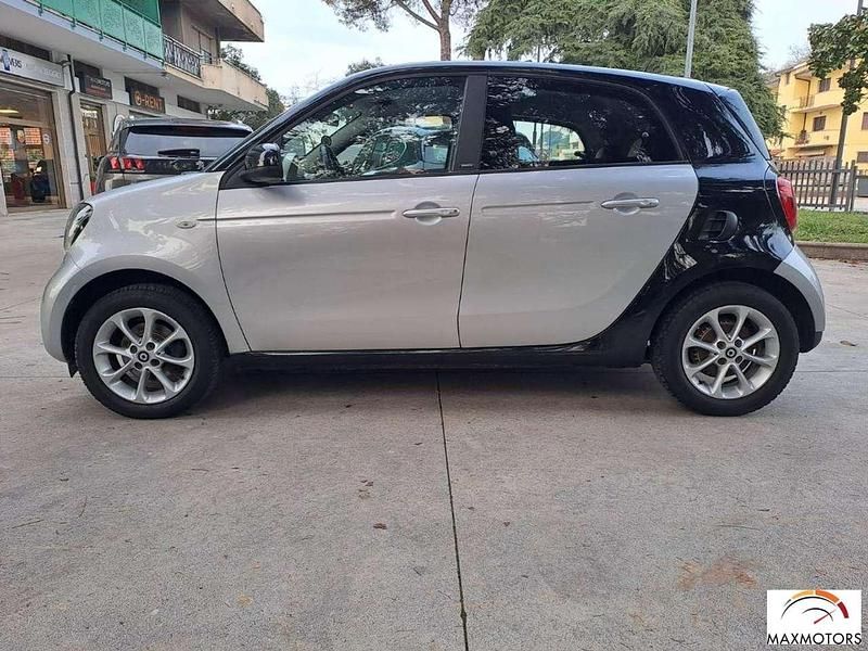 Usata Smart ForFour Passion 71 CV (52 kW) 2016 Grigio chiaro Utilitaria
