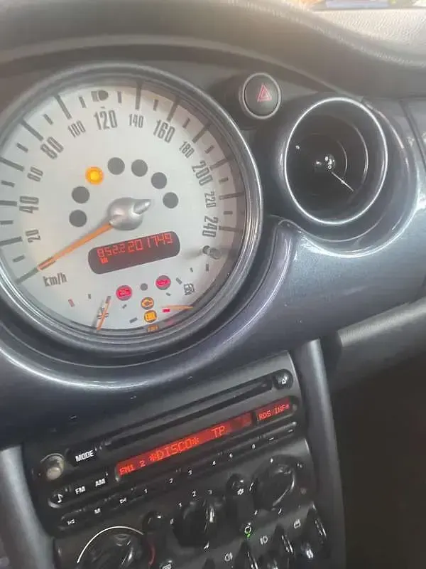 Usata Mini ONE 90 CV (66 kW) 2003 Utilitaria