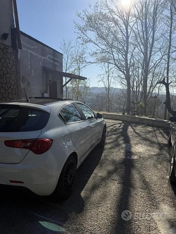 Usata Alfa Romeo Giulietta 170 CV (125 kW) 2011 Bianco Utilitaria