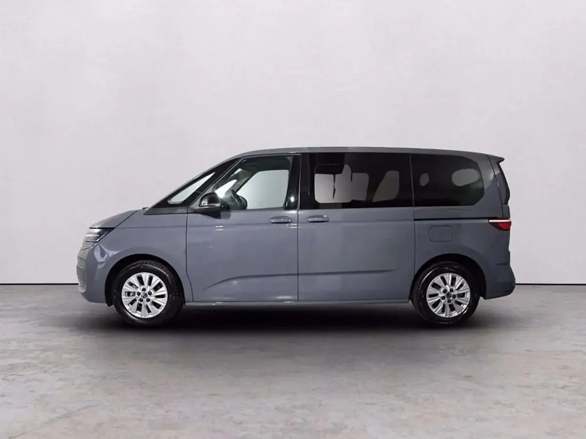 Usata VW Multivan 150 CV (110 kW) 2025 Pure gray Monovolume
