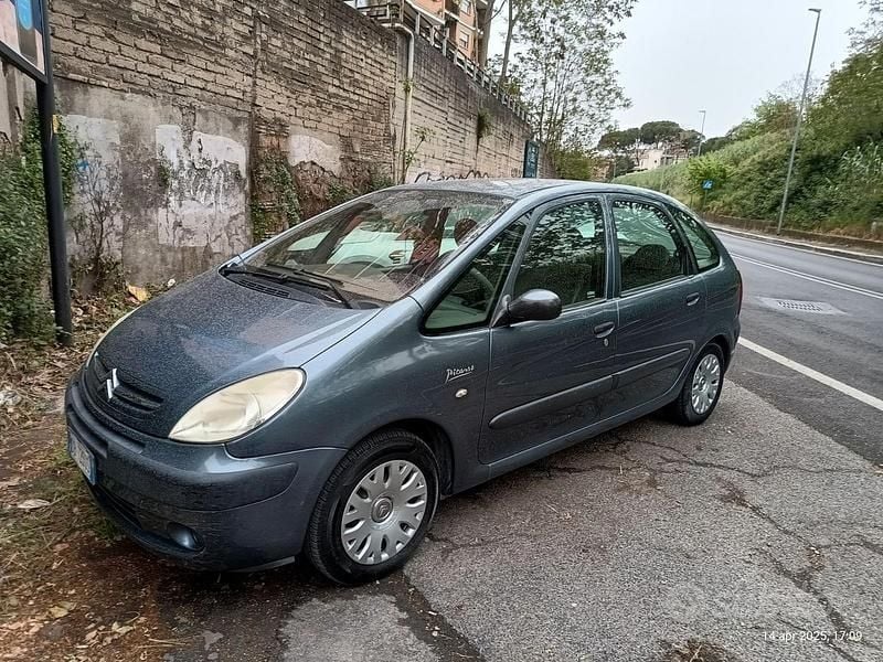 Usata Citroën Xsara Picasso 90 CV (66 kW) 2006 Blu Monovolume
