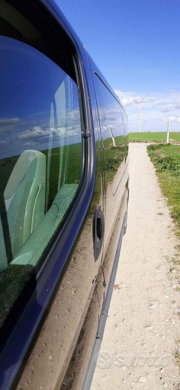 Usata Opel Vivaro 146 CV (107 kW) 2007 Nero Monovolume