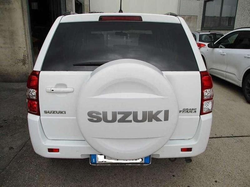 Usata Suzuki Grand Vitara 129 CV (94 kW) 2012 Bianco SUV