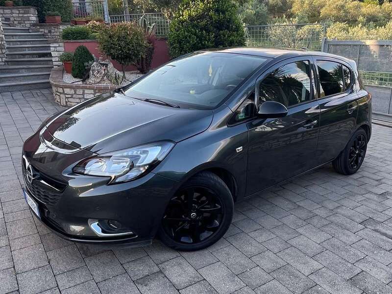 Usata Opel Corsa Edition 75 CV (55 kW) 2018 Grigio Berlina