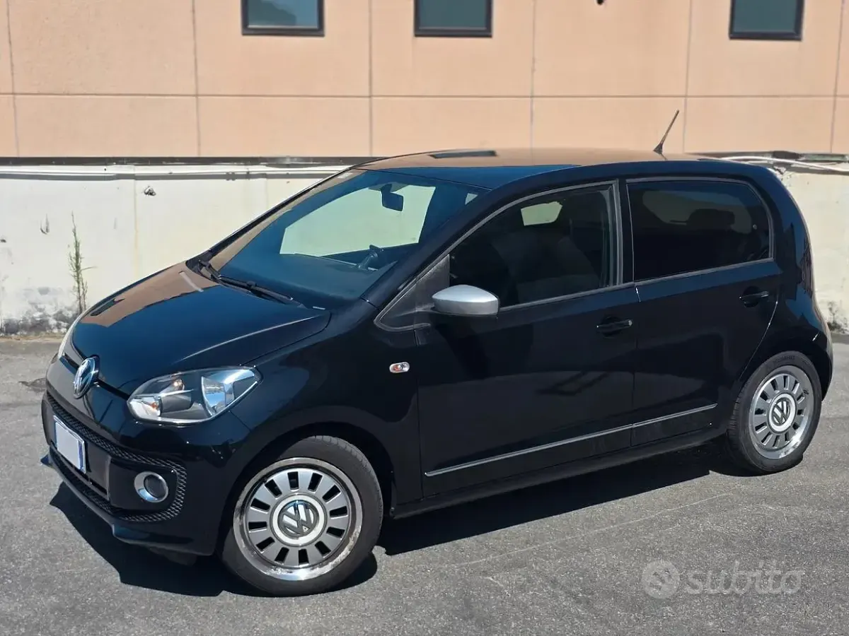 Usata VW up! Highline 75 CV (55 kW) 2016 Nero Utilitaria