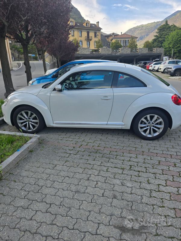 Usata VW Beetle 105 CV (77 kW) 2014 Bianco Utilitaria