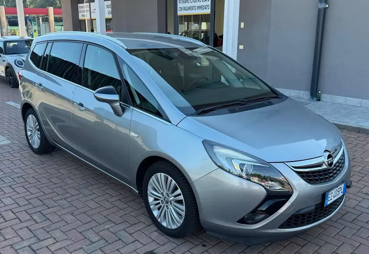 Usata Opel Zafira Tourer Cosmo 120 CV (88 kW) 2015 Grigio Monovolume