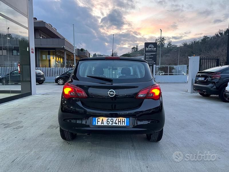 Usata Opel Corsa 90 CV (66 kW) 2015 Nero Utilitaria