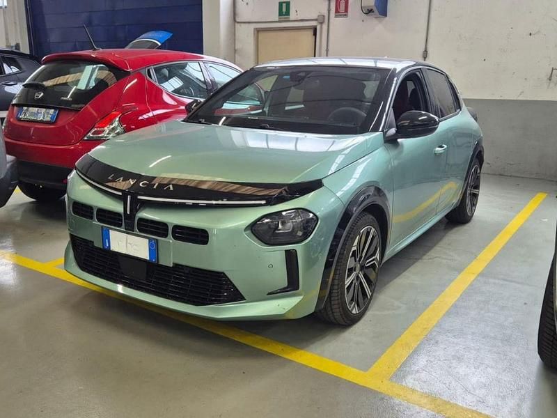 Usata Lancia Ypsilon 110 CV (80 kW) 2025 Verde Utilitaria