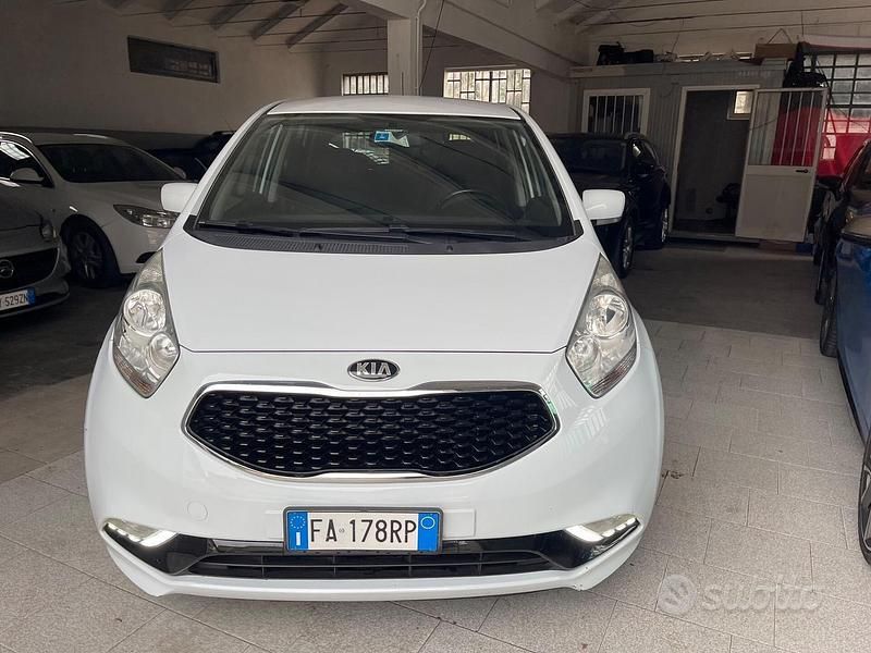 Usata Kia Venga 90 CV (66 kW) 2015 Bianco Utilitaria