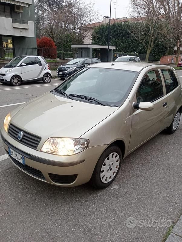 Usata Fiat Punto 80 CV (58 kW) 2008 Grigio Utilitaria