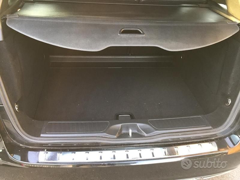Usata Mercedes B180 109 CV (80 kW) 2017 Nero Utilitaria