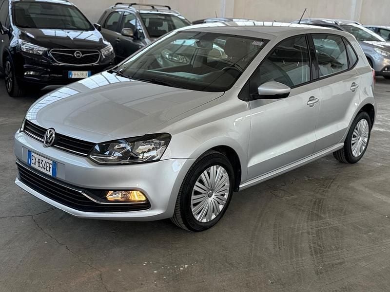 Argento Usata 2014 VW Polo Comfortline Tre volumi | 5800 € (Ottimo prezzo) - Immagine 1/4
