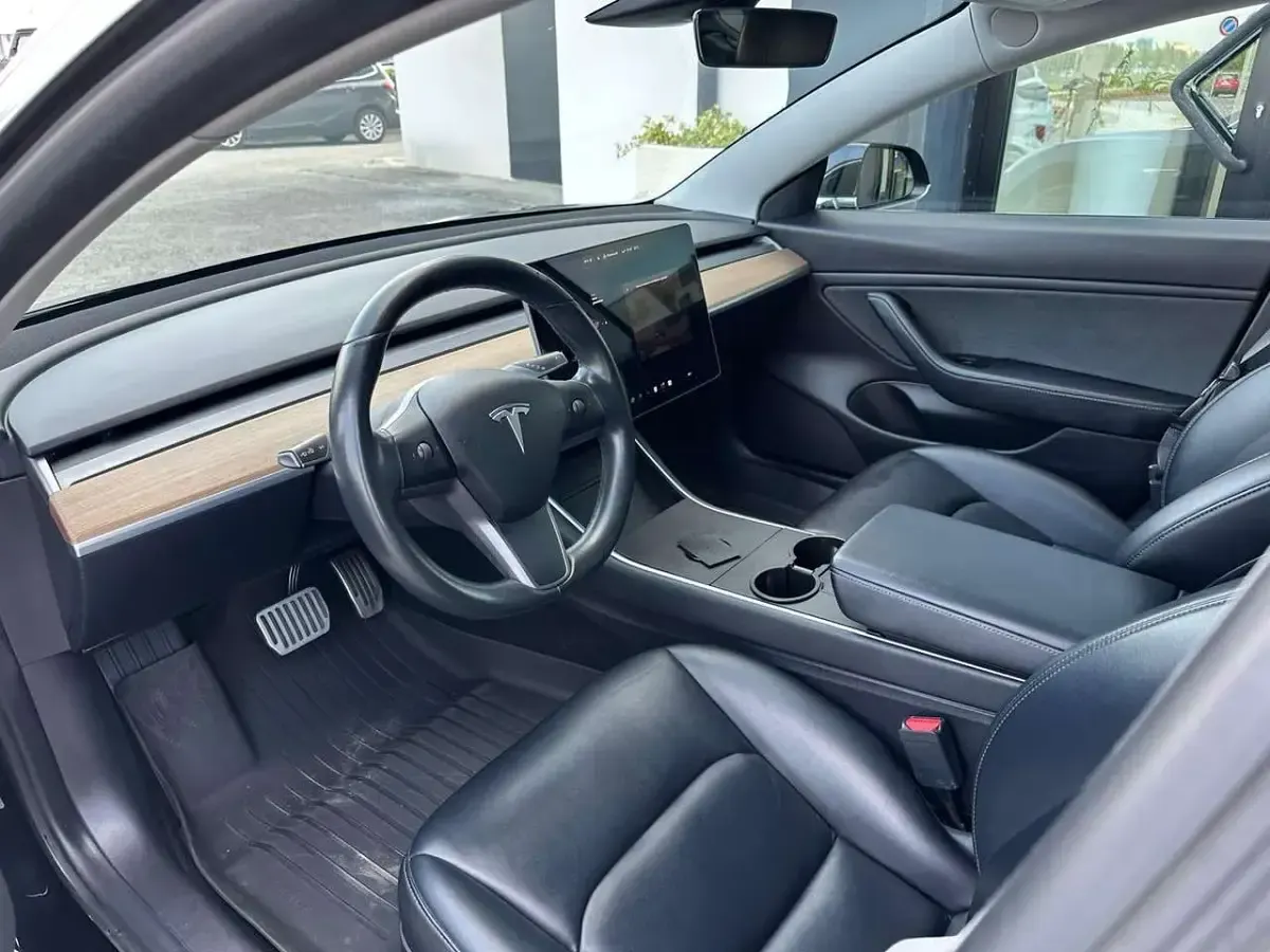 Occasion Tesla Model 3 152 kW (208 ch) 2019 Noir Berline