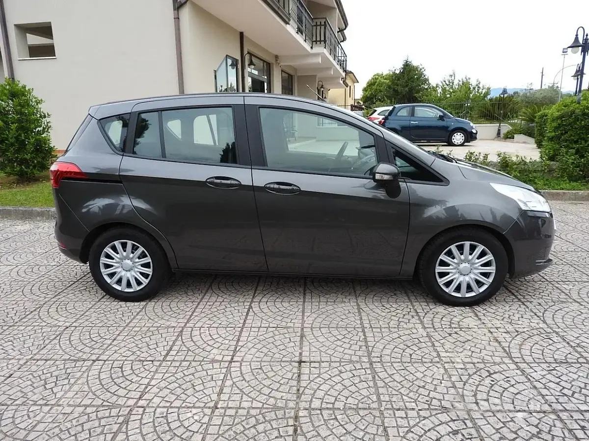 Usata Ford B-MAX 75 CV (55 kW) 2017 Grigio Monovolume