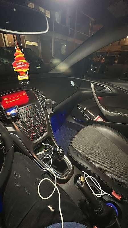 Usata Opel Astra Cosmo 110 CV (80 kW) 2012 Station wagon