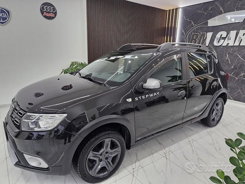 Usata Dacia Sandero Stepway 90 CV (66 kW) 2018 Nero Utilitaria