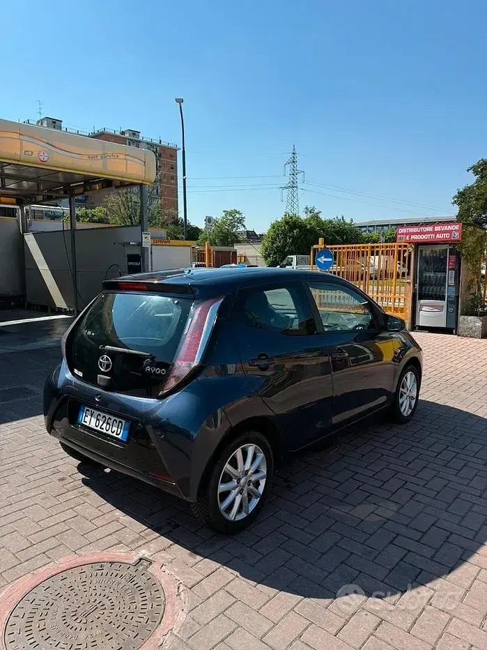 Usata Toyota Aygo 69 CV (50 kW) 2015 Grigio Utilitaria