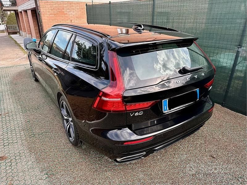 Usata Volvo V60 R-Design 2020 Nero Station wagon