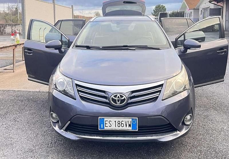 Usata Toyota Avensis Lounge 124 CV (91 kW) 2013 Station wagon