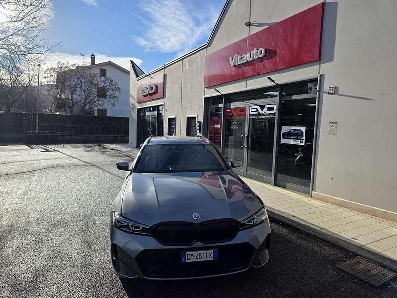 Usata BMW 320 M Sport 190 CV (139 kW) 2023 Grigio Station wagon