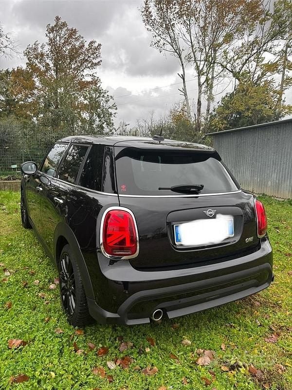 Usata Mini ONE Classic 75 CV (55 kW) 2021 Nero Utilitaria
