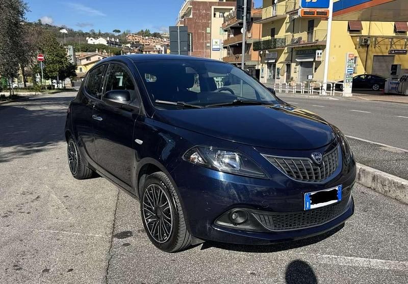 Usata Lancia Ypsilon Silver 69 CV (50 kW) 2021 Utilitaria
