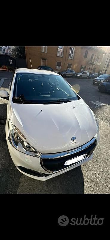 Usata Peugeot 208 Active 82 CV (60 kW) 2016 Bianco Utilitaria