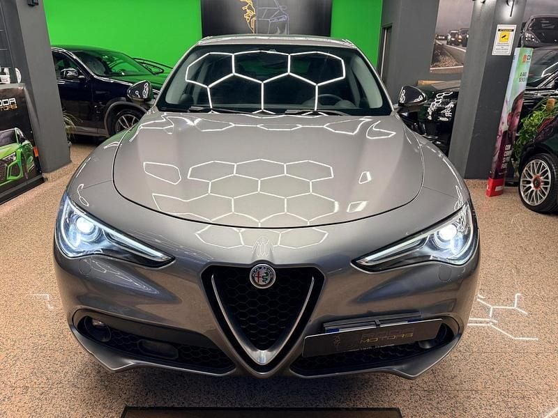 Usata Alfa Romeo Stelvio Sprint 190 CV (139 kW) 2020 Grigio SUV